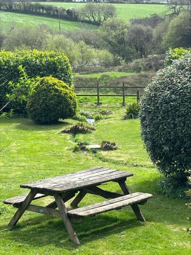 Trimstone Manor Hotel - image 12