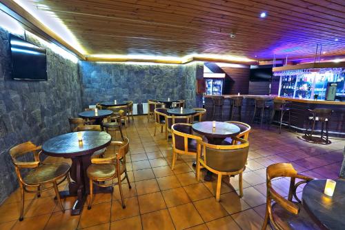 Bar/lounge, Termas El Corazon in San Esteban