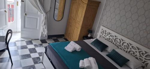 Toledo's family Room Type - Double Room with Balcony