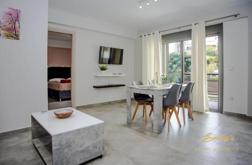 Emily's Luxury Apartments 2