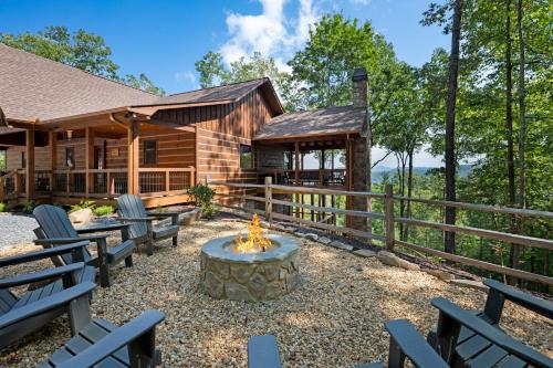 Aska Favor - Mountain Getaway Aska Adventure Area in Cherry Log, USA