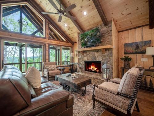 Aska Favor - Mountain Getaway Aska Adventure Area in Cherry Log, USA
