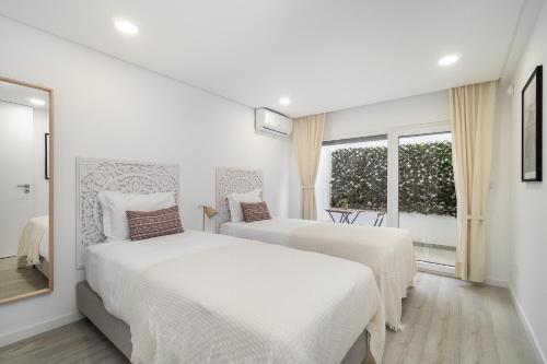 Modern Villa with pool and garage by Soulplaces 5