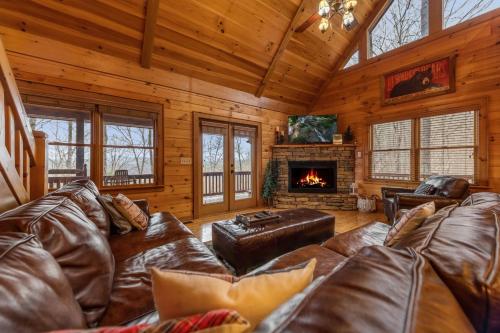 Cruach Mor - Sauna Mountain Views Dog Friendly in Morganton, USA