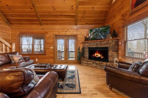 Cruach Mor - Sauna Mountain Views Dog Friendly in Morganton, USA