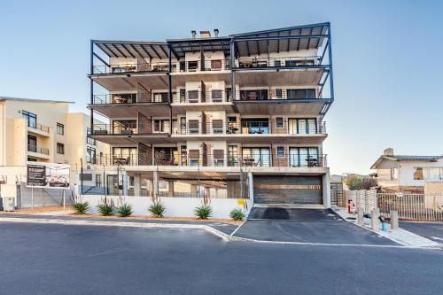 Chic Warehouse Style 1 bedroom, Blouberg Beachfront, 14 Manhattan, Bloubergstrand