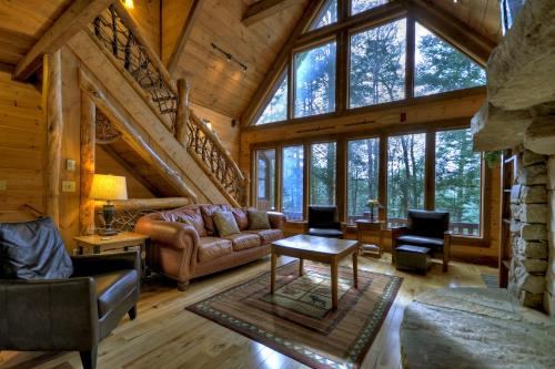 Reel Creek Lodge - Fightingtown Creek Cabin in Blue Ridge, USA