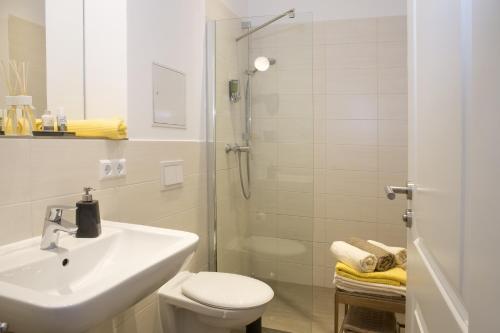 Leon Apartments - image 6