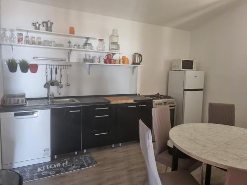 Apartment image 7