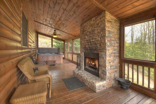 View From The Top - Blue Ridge GA - Pet Friendly in Blue Ridge, USA