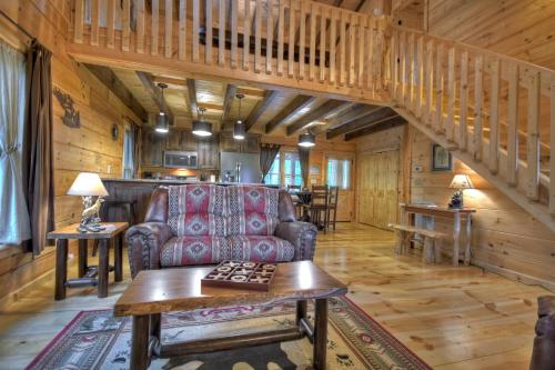 Absolute Relaxation - Hot Tub Game Room Fire Pit in Blue Ridge, USA