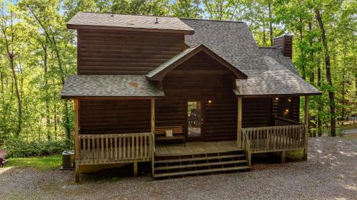 Wood Haven Retreat - Blue Ridge Pet Friendly Cabin in Blue Ridge, USA