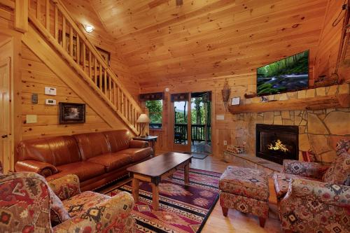 Wise Mountain Hideaway - Pet Friendly Cabin in Morganton, USA