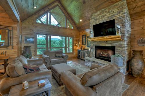 Woodsong - Mineral Bluff GA - Pet Friendly Cabin in Mineral Bluff, USA