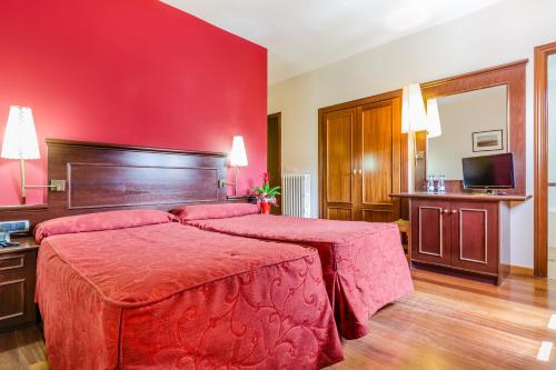 2 twin beds