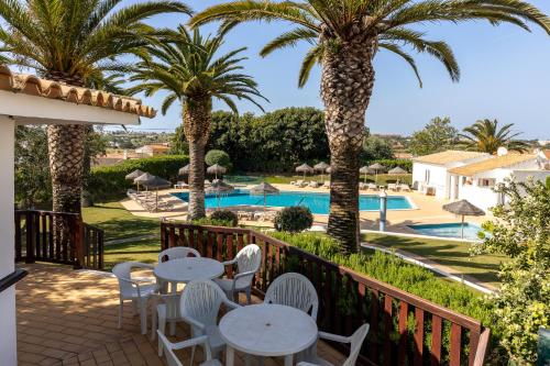 Swimming pool, Parque Monte Verde in Guia