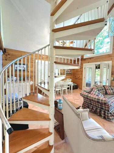 Sunset Cove Cabin in Lake Murray Shores, USA