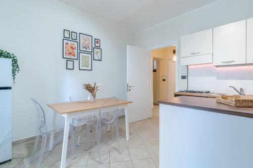 Barbaroux Chic & Central Flat, Turin (photo 8)
