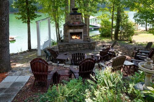 Lakeview Lounge - Lake Nottely - Mountain Views in Mashburn Mill, Vereinigte Staaten von Amerika