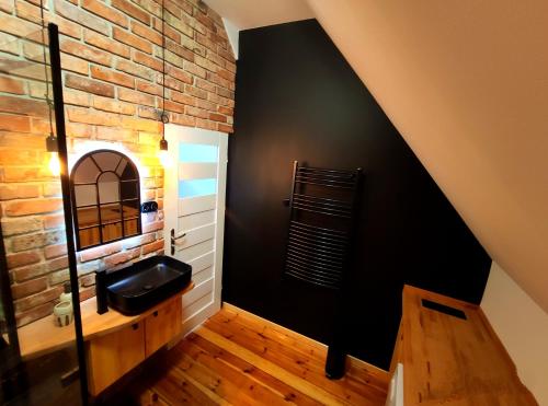 Fürdőszoba, Izby Gościnne Stara Olejarnia (Izby Goscinne Stara Olejarnia) in Nowy Dwor Gdanski