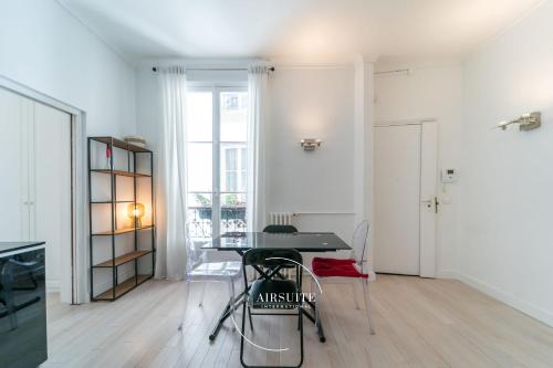 Luxury Cardinet 2BR by Airsuite - main image