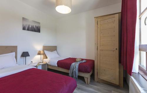 2 bedrooms, 5 beds