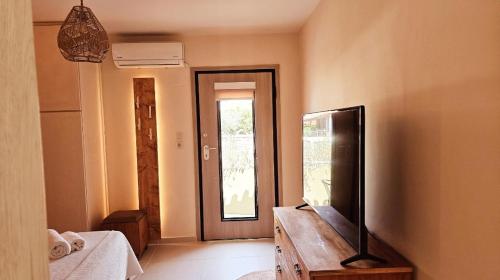 2 bedrooms, 3 beds