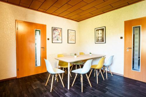 Faciliteiten, W20 I Gruppen I 7 Zimmer für 9 I 2 Bäder I Garten I Netflix Smart TV I Premium (W20 I Gruppen I 7 Zimmer fur 9 I 2 Bader I Garten I Netflix Smart TV I Premium) in Mettingen