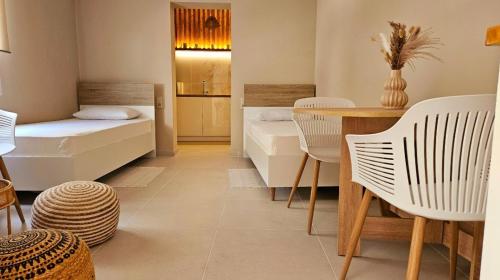 BOUTIQUE Athens Airport Apartments - Airport Nearby - Contactless Self Check-in Available 24 Hours in Markópoulo