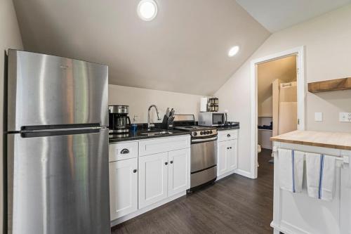 The Carriage House by Saratoga Stays in Saratoga Springs, USA