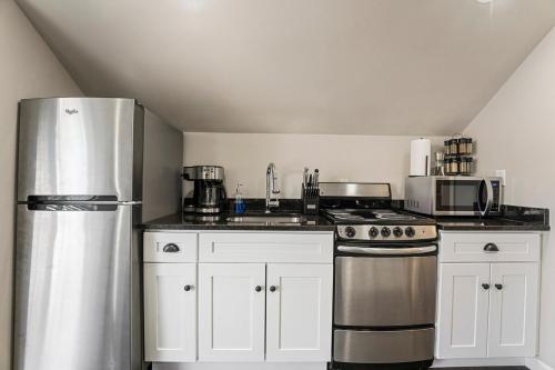 The Carriage House by Saratoga Stays in Saratoga Springs, USA