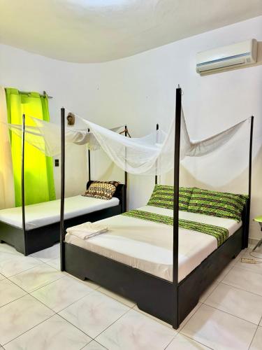 Double or Twin Room room in Guesthouse Cocotiers Cotonou