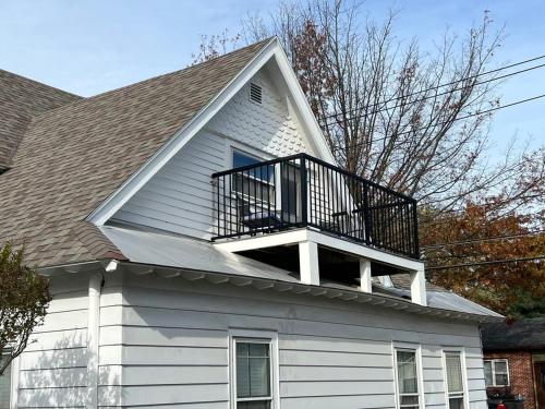 The Equestrian by Saratoga Stays - Private Balcony in Saratoga Springs, USA
