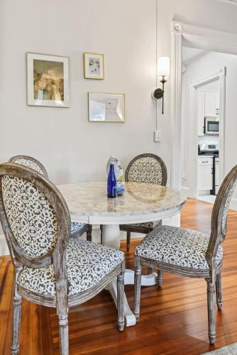 Suite Rose by Saratoga Stays in Saratoga Springs, USA