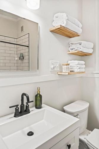 Suite Rose by Saratoga Stays in Saratoga Springs, USA