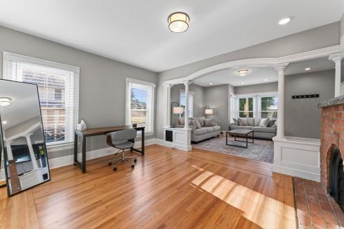 The Front Porch by Saratoga Stays in Saratoga Springs, USA