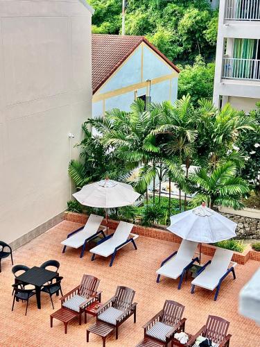 View, Tri's Miracle Kata Beach Side in Kata