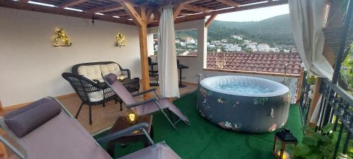 Panoramic view with jacuzzi, Vis (photo 3)