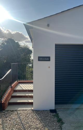 Studio apartment in Harefield - image 10