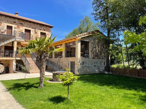  Apartamentos La Fabrica in Villaluenga de la Vega