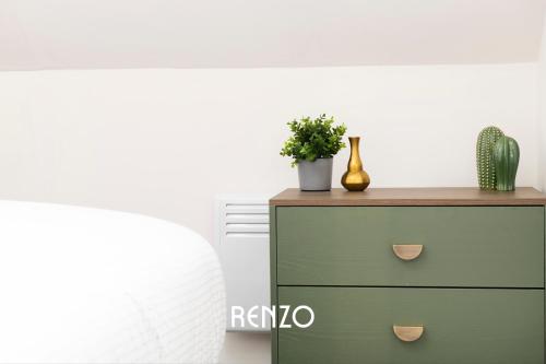Inviting 1-bed Apartment in Newark on-Trent by Renzo, Free Parking and Wi-Fi! Inviting 1-bed Apartment in Newark on-Trent by Renzo, Free Parking and Wi-Fi!