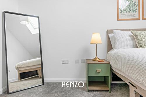 Inviting 1-bed Apartment in Newark on-Trent by Renzo, Free Parking and Wi-Fi! Inviting 1-bed Apartment in Newark on-Trent by Renzo, Free Parking and Wi-Fi!