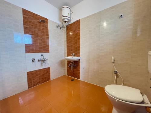 Bathroom, ABODE Backpacker's Hostel in Coorg