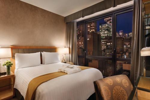 Executive Queen Room with View of the Empire State Building