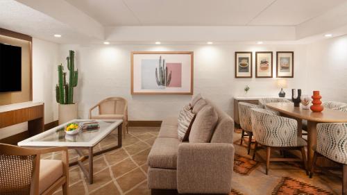 The Scottsdale Resort and Spa Curio Collection by Hilton - image 3