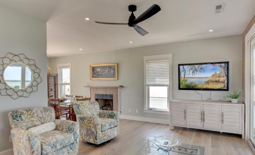 1568 East Ashley in Folly Beach, USA