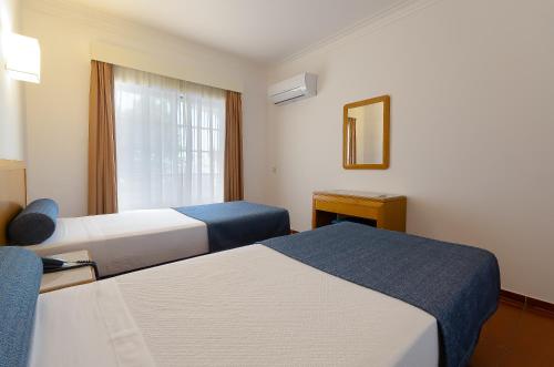 One-Bedroom Apartment with Balcony image 3
