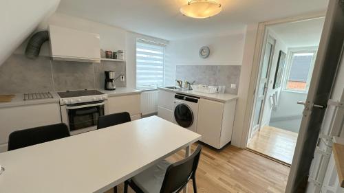 주방, Cozy Villa apartment in 비렌토프타