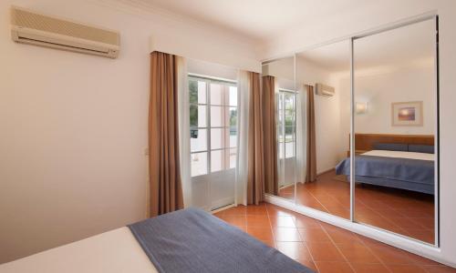 Three-Bedroom Apartment with Balcony image 8