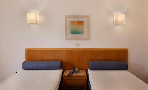 Three-Bedroom Apartment with Balcony image 10